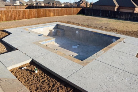 Comment choisir une piscine en béton durable et élégante ?